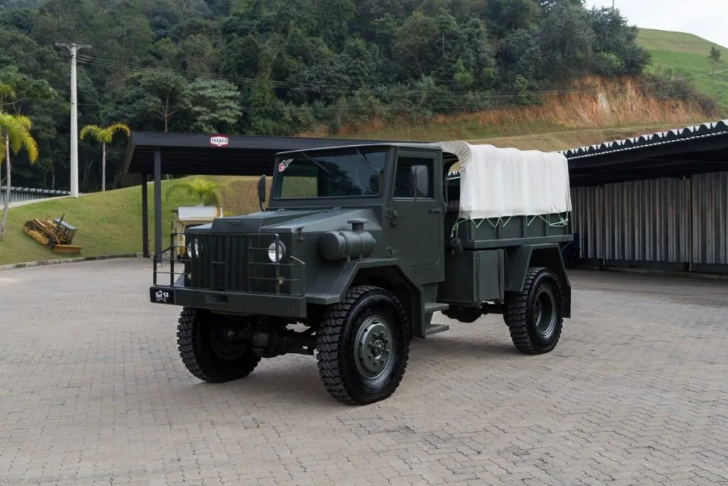 Engesa EE-15
