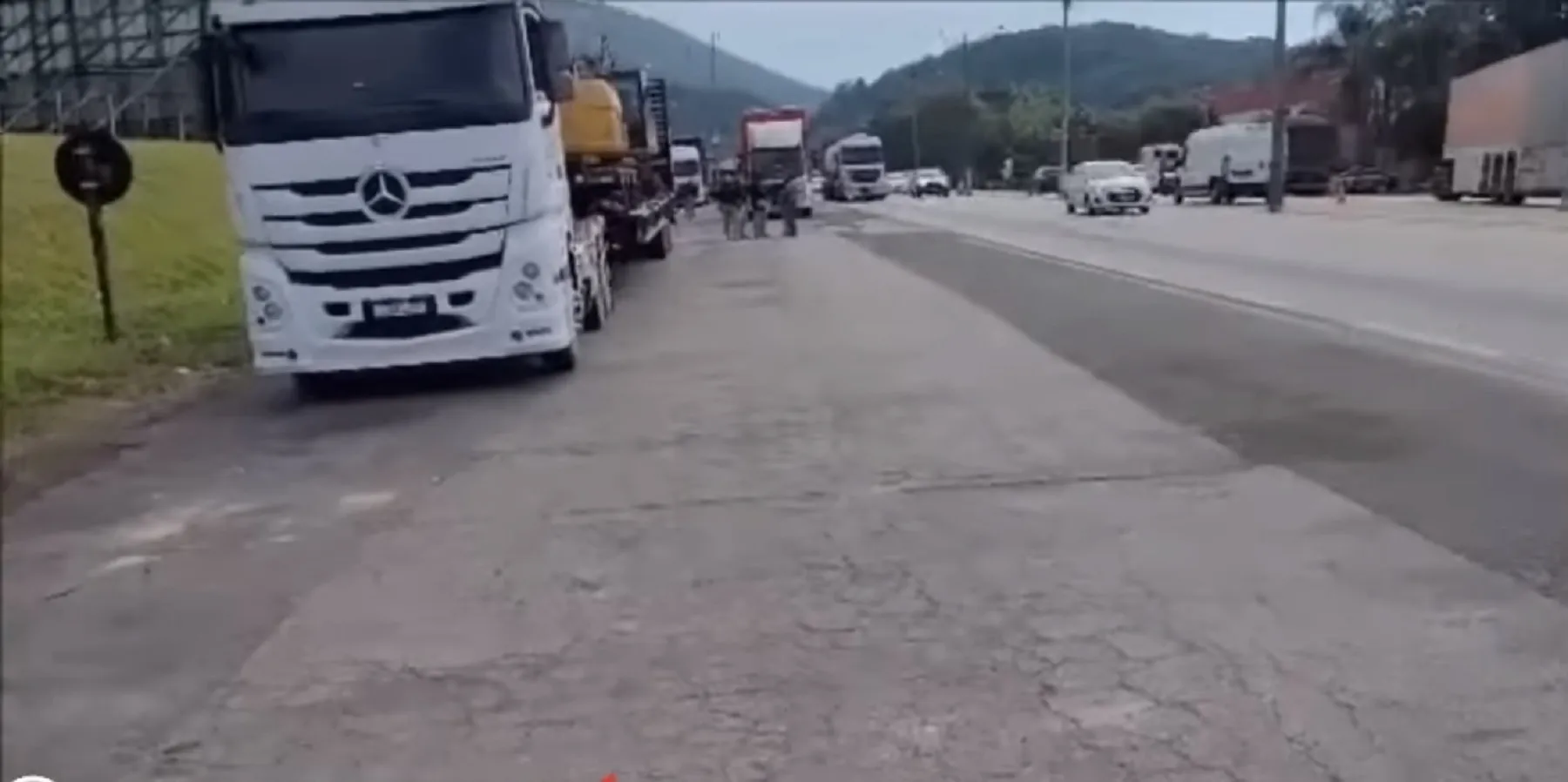 Caminhoneiro reclama de fiscalização da PRF: “Não deixa trabalhar”