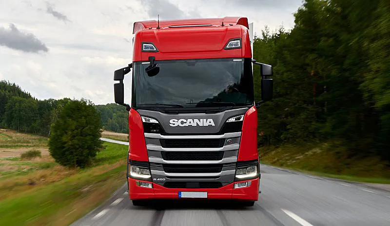 Scania supera marca vendendo 1.000 caminhões de nova linha em apenas um mês