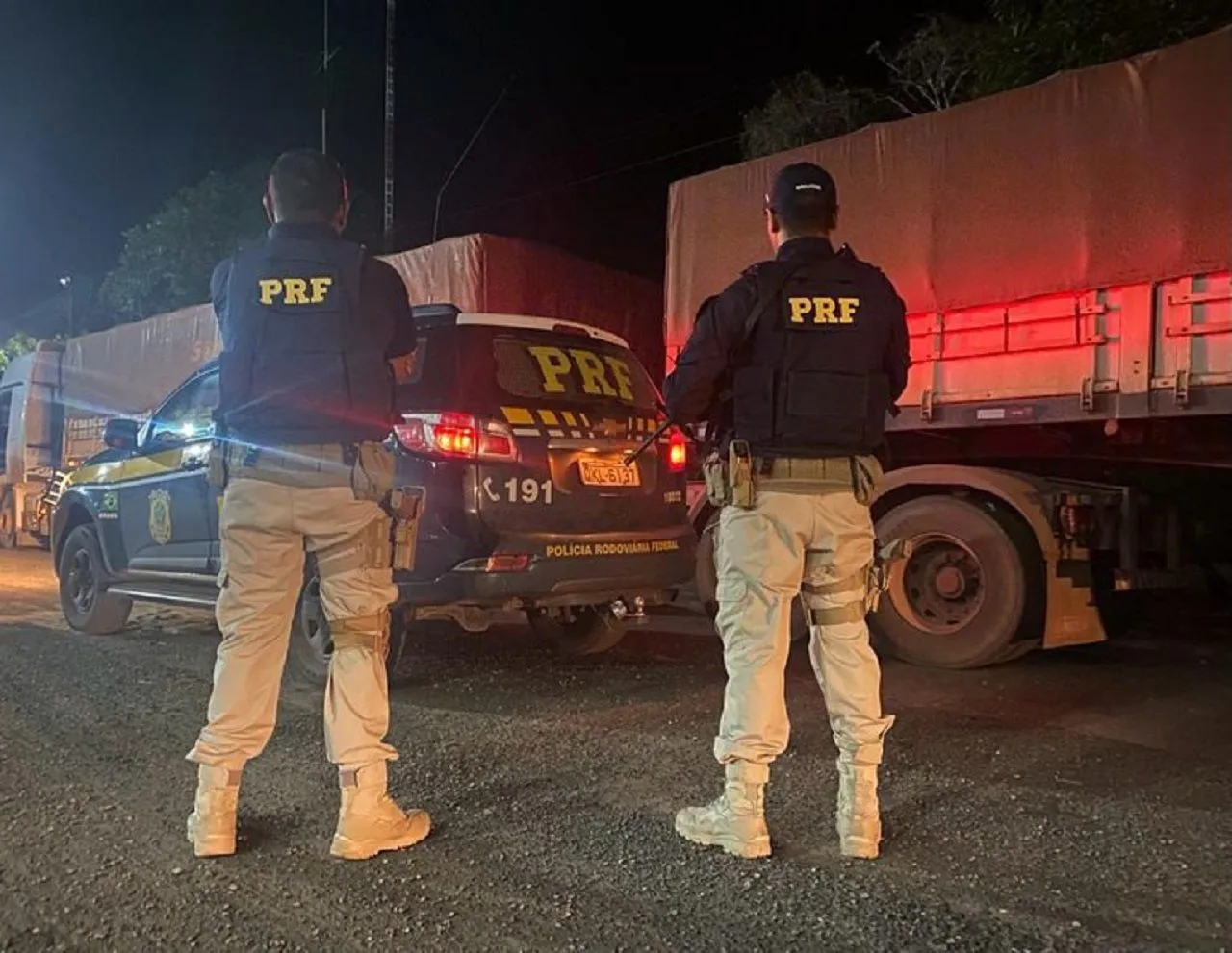 PRF apreende conjunto de veículos com placas adulteradas