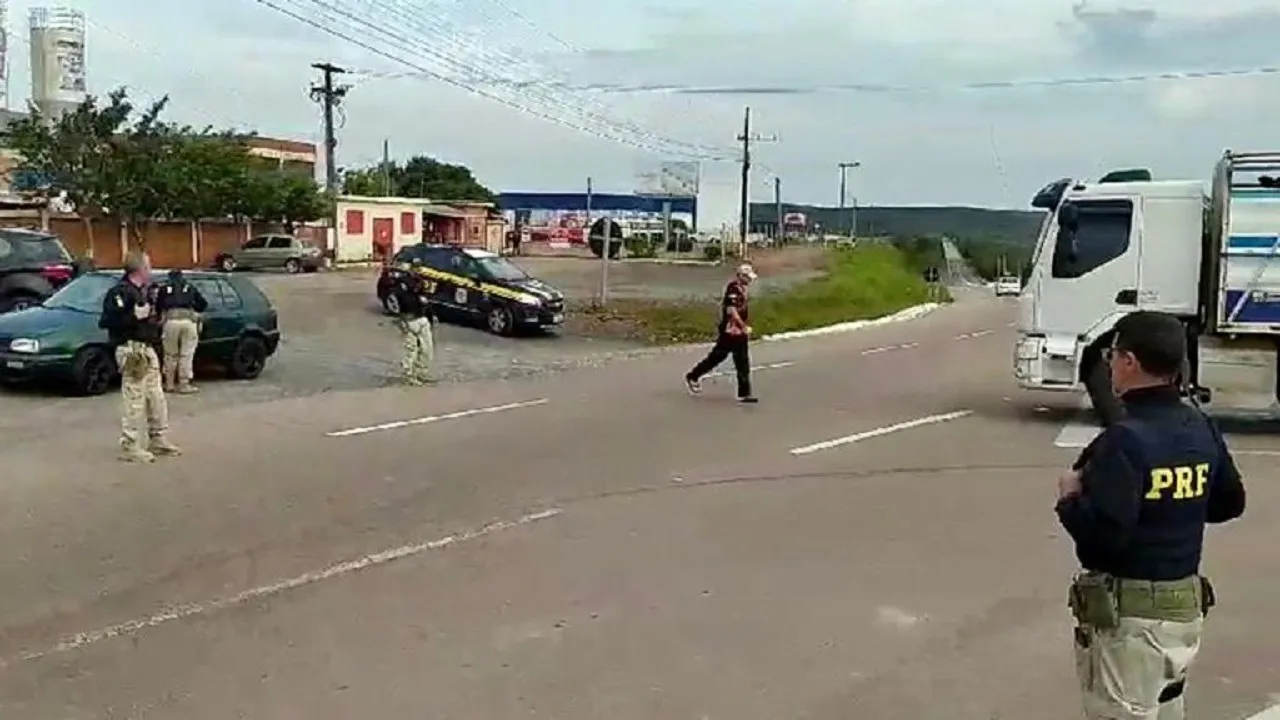 PRF está realizando a operação “Caminhos da Vida” em uma rodovia no Rio Grande do Sul