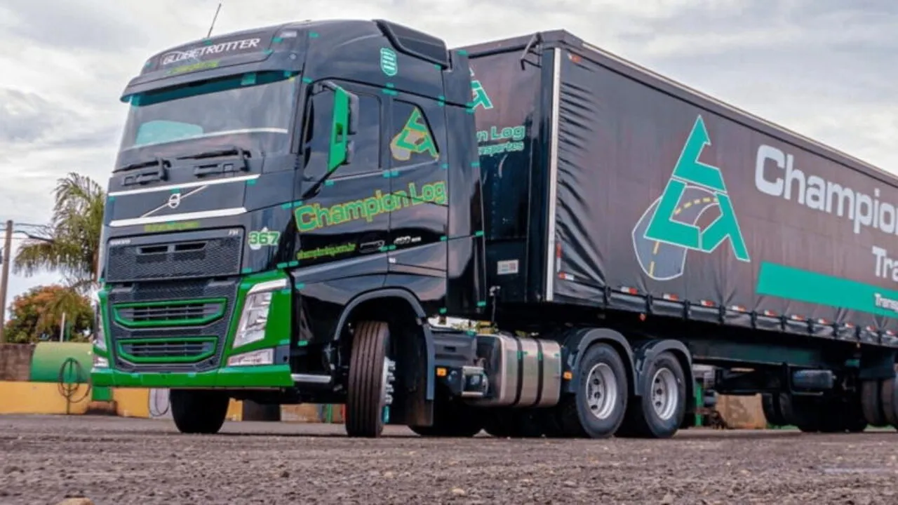 Champion Log abre vagas para motorista manobrista.