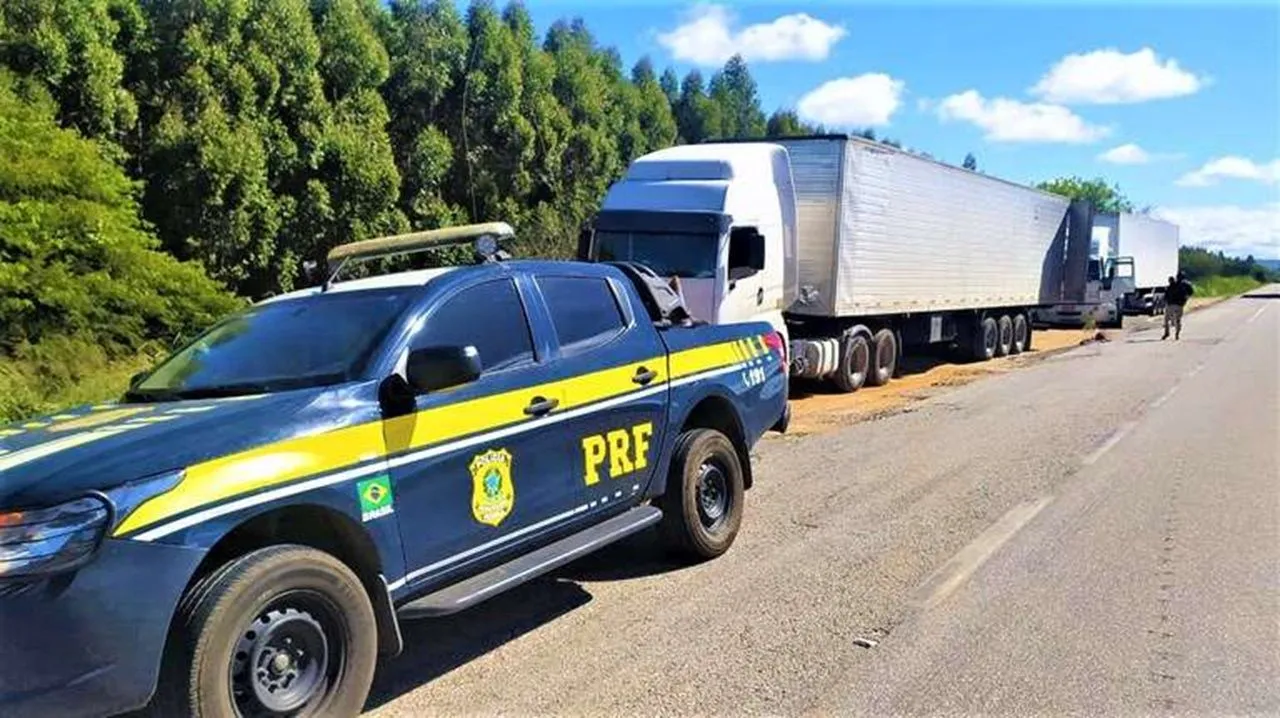 Caminhoneiros denunciam que foram multados indevidamente pela PRF