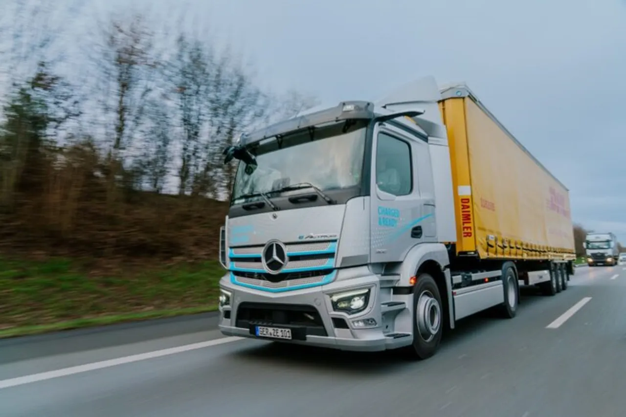 Mercedes-Benz leva experiência única com caminhões Actros Evolution para Uberlândia e Rio Verde