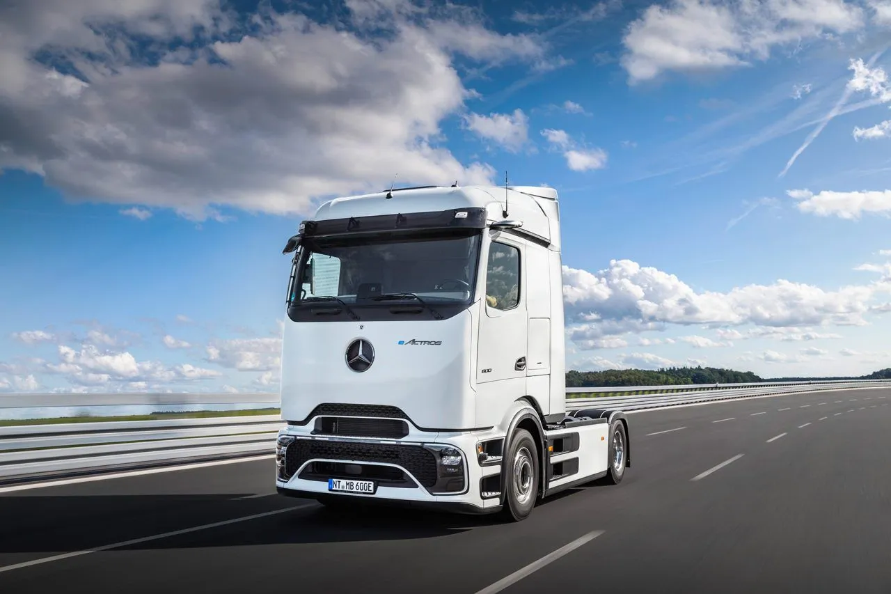 Mercedes-Benz apresenta ao mercado europeu o E-Actros 600
