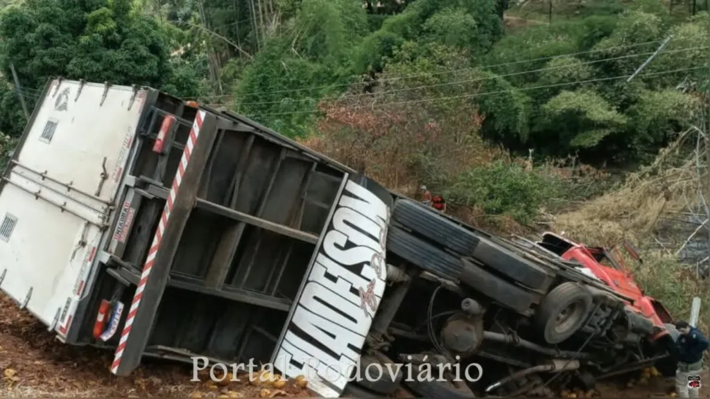 Caminhoneiro morre após pular de caminhão sem freios