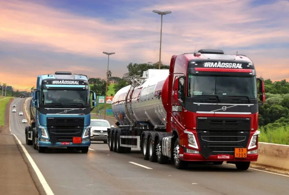 Transportadora Irmãos Gral abre vagas para motorista carreteiro em 5 Estados.