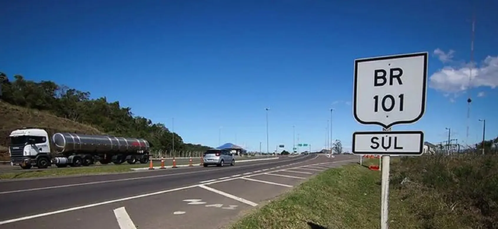 Experimentos na BR-101 (SC) visam melhorar o fluxo de tráfego com uso do acostamento