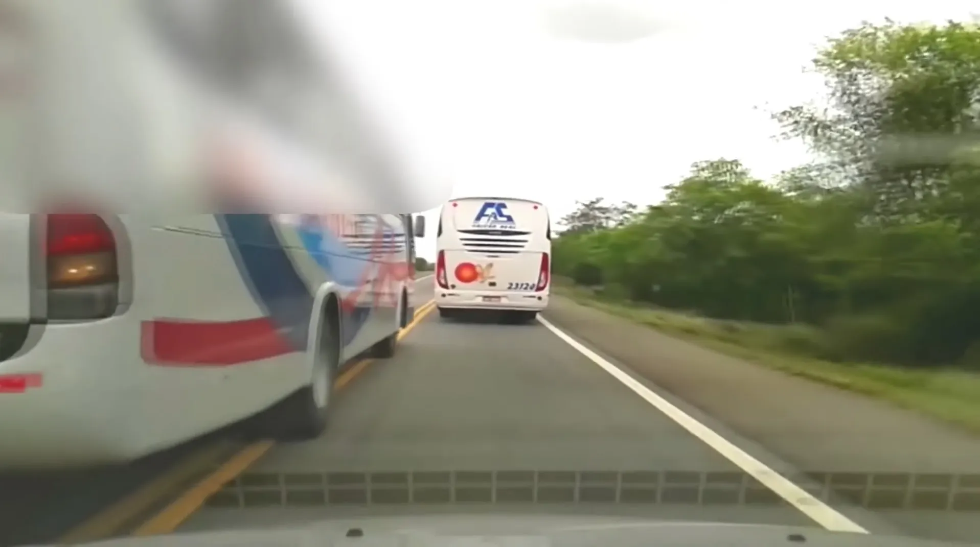 Denúncia de ultrapassagem perigosa em ponte chama atenção para segurança nas estradas