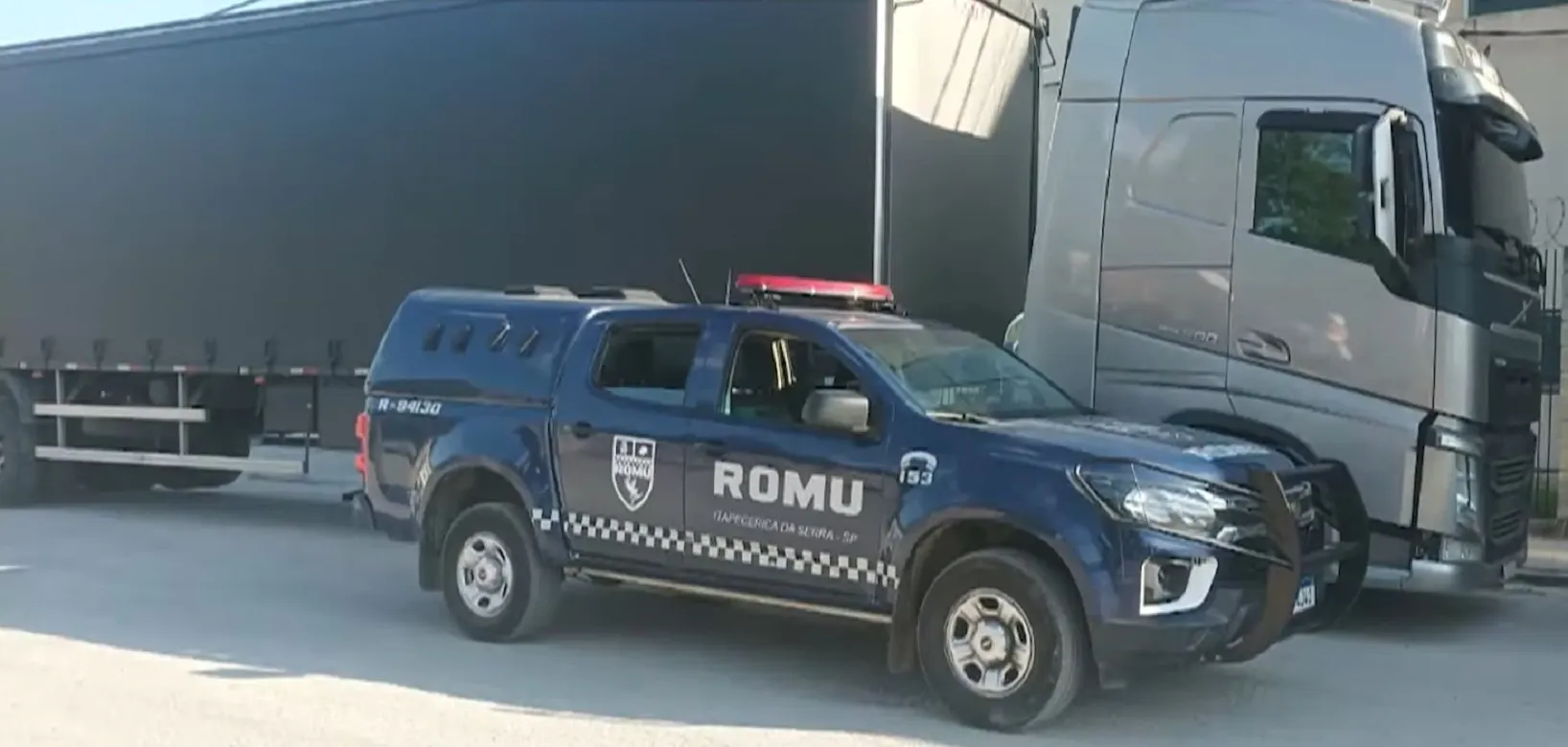 Caminhoneiro cai em golpe do falso frete e é sequestrado por criminosos armados