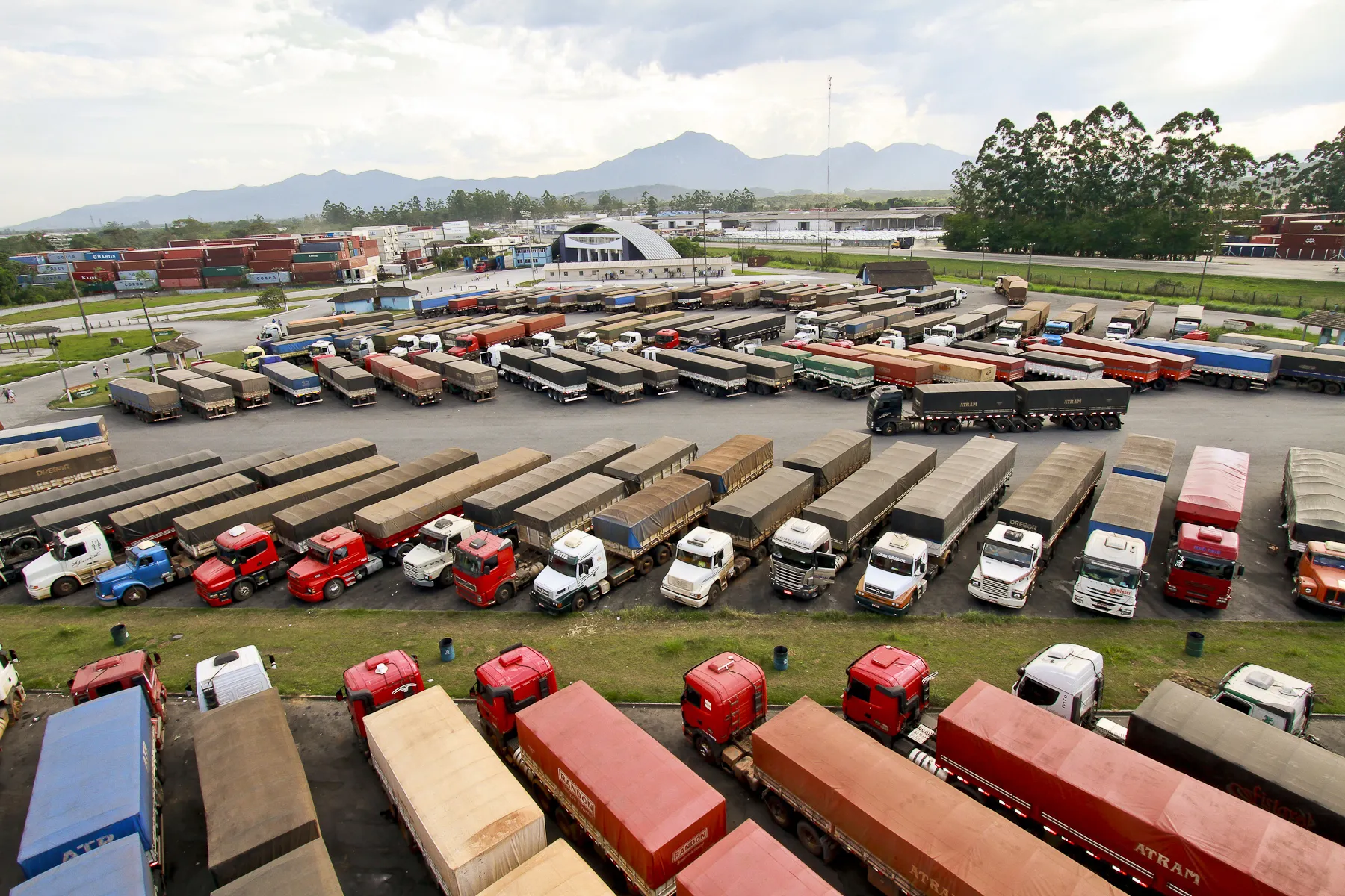 Falta de motoristas em Santa Catarina dar prejuizo de quase R$ 30 milhões por mês