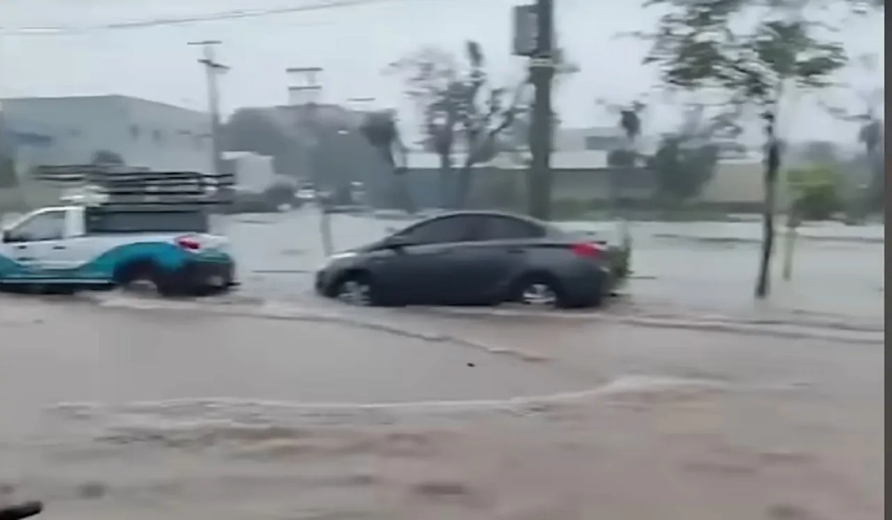 Caminhoneiros ficam ilhados no Rio Grande do Sul após as fortes chuvas