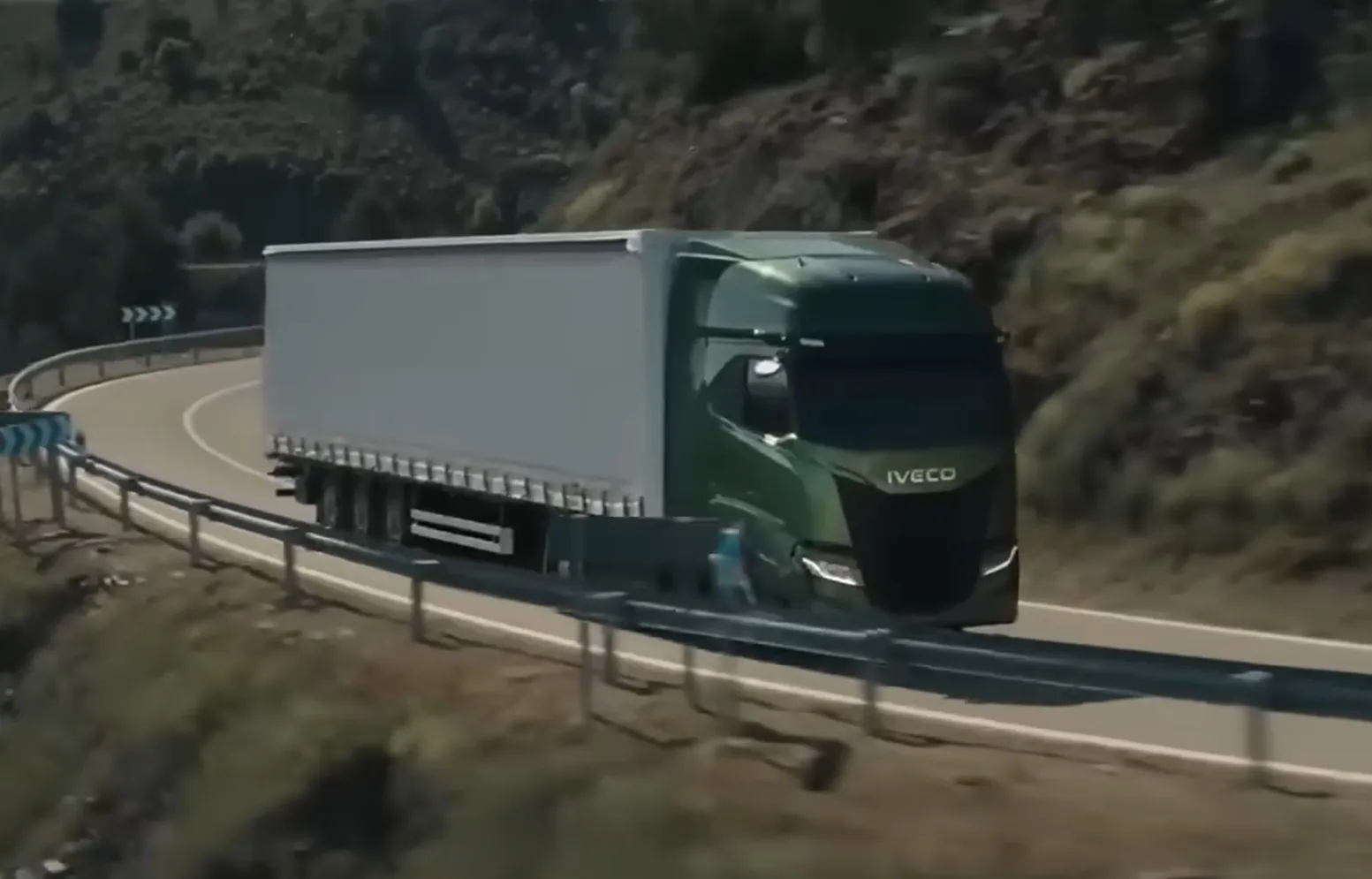 Iveco Ultrapassa Volvo E Leva Premio Da Favorita