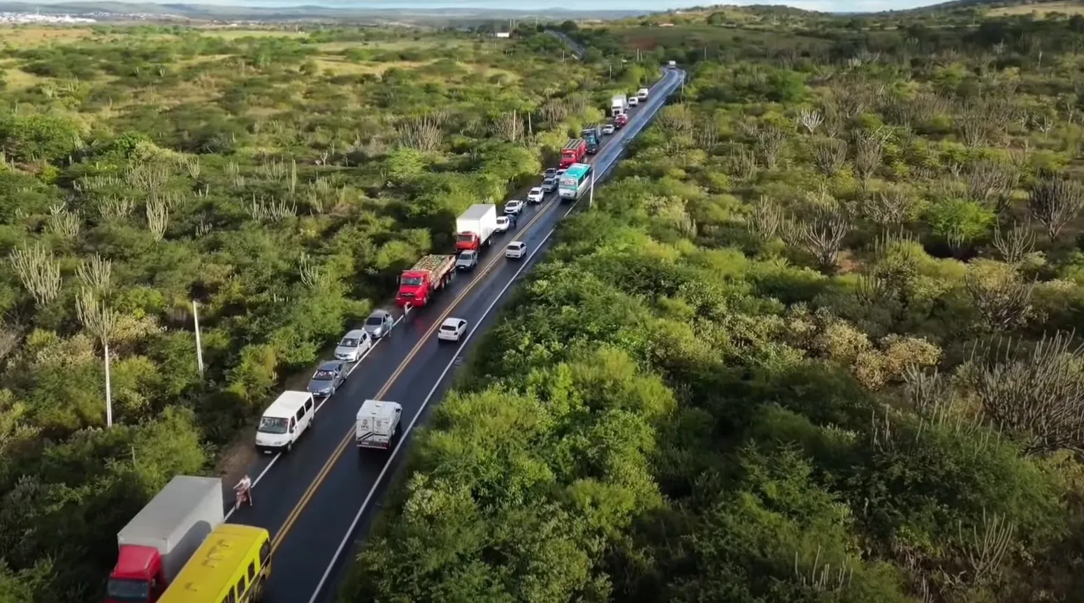 BR-116 em Minas Gerais: Trecho sem pedágio exige atenção redobrada dos caminhoneiros