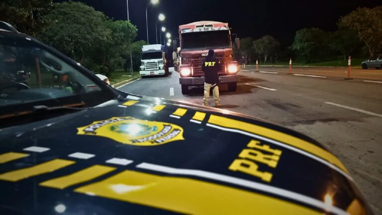 PRF flagra caminhoneiro com comprimidos de Rebite na Br-101
