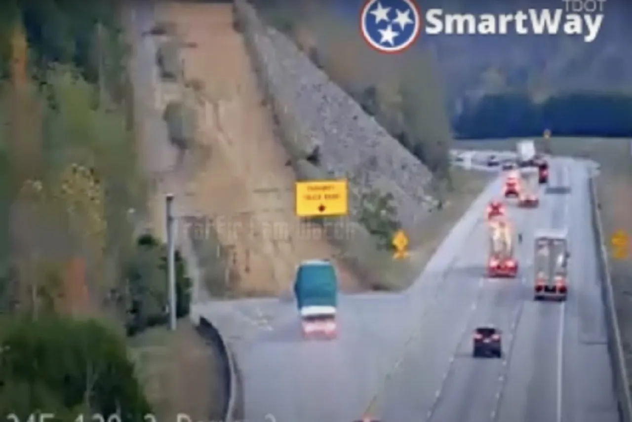 Câmera captura caminhão invadindo estrada de terra no Tennessee, EUA