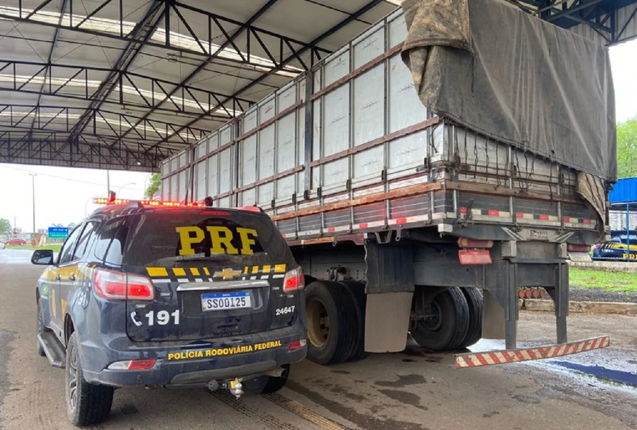 PRF apreende carregamento irregular em Brasília