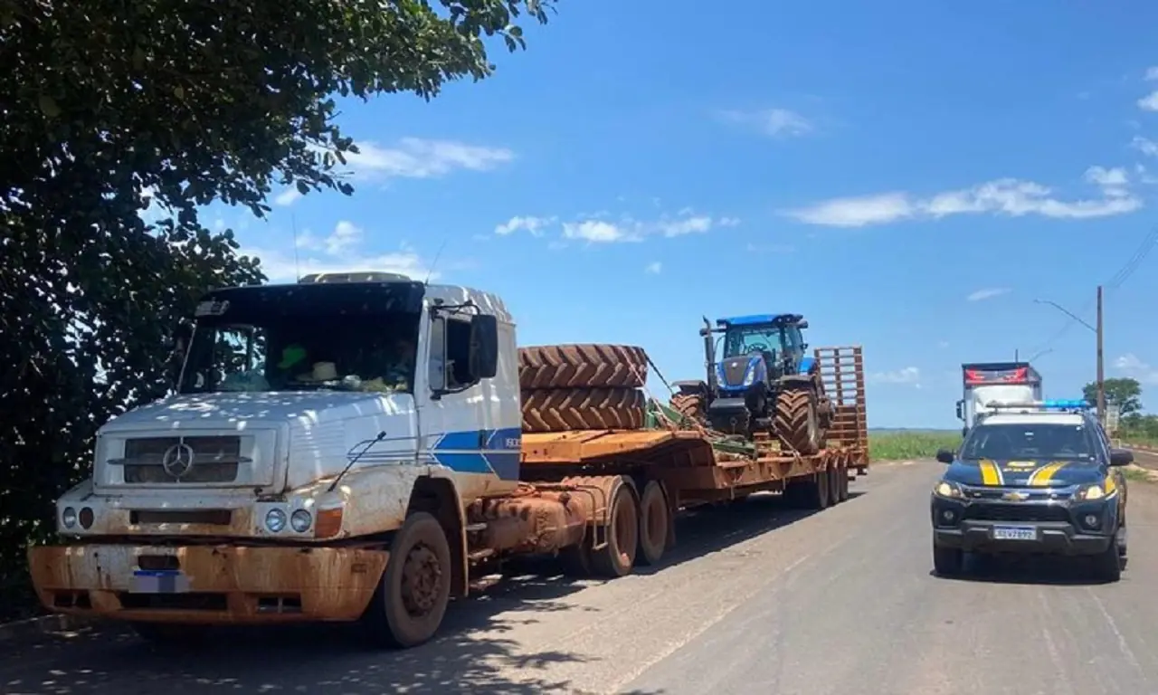 PRF apreende carreta adulterada no município de Nova Andradina, Mato Grosso do Sul