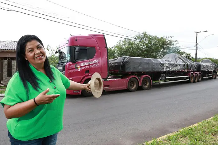 Cleusa mostra como é manobrar uma carreta com 30 metros