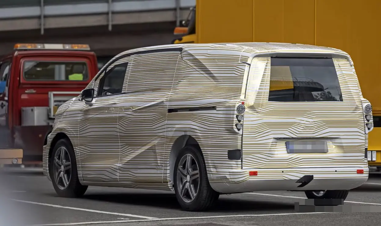 Mercedes revelará nova van elétrica na primavera de 2025