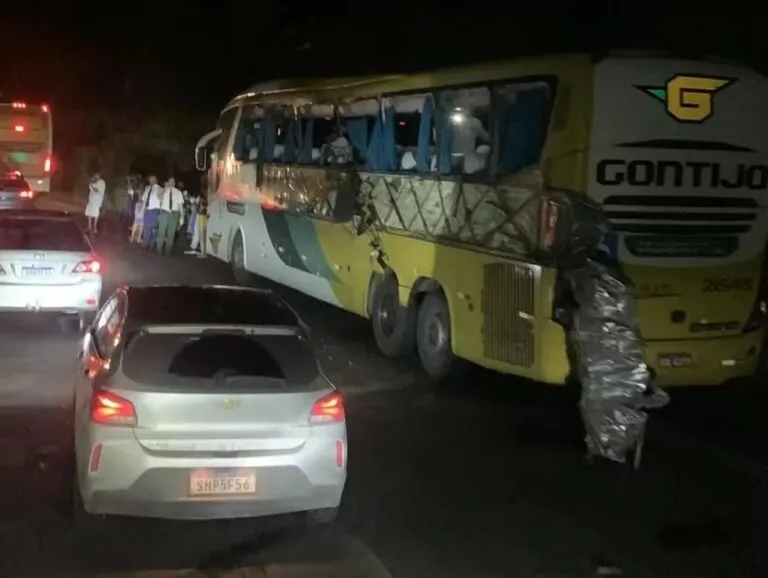 Grave acidente envolvendo ônibus da Gontijo na BR-381 deixa um morto e 11 feridos