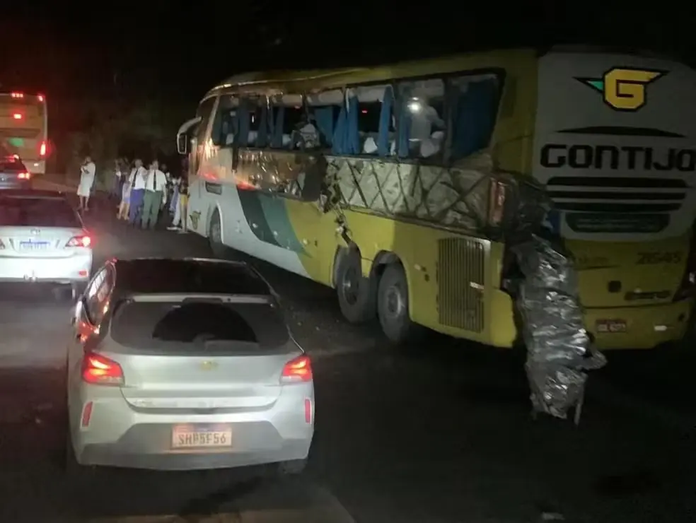 Grave acidente envolvendo ônibus da Gontijo na BR-381 deixa um morto e 11 feridos
