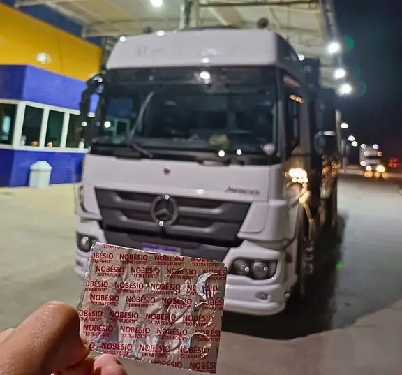 PRF flagra dois caminhoneiros dirigindo sob efeito de drogas em SP e MA