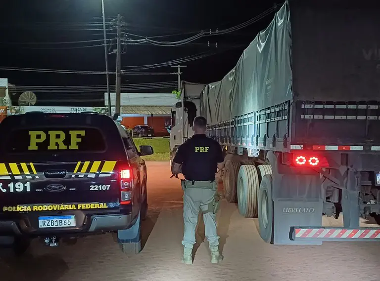 PRF apreende veículos semirreboques adulterados na BR-174 em Roraima