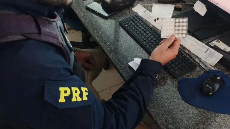 Caminhoneiro é Flagrado com 30 Comprimidos de Anfetamina na BR-153 em Marília