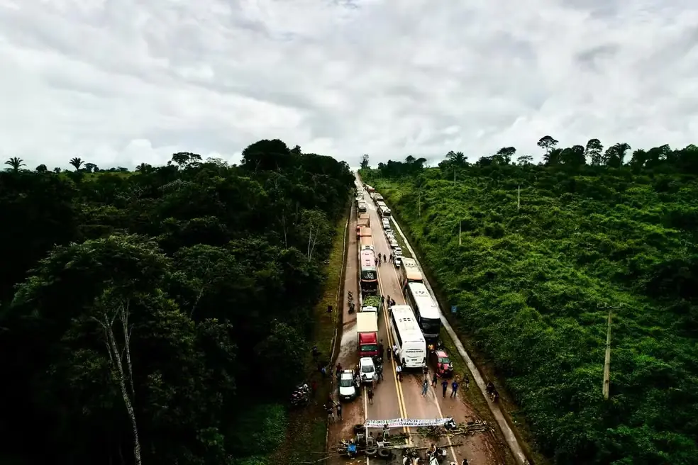 Caminhoneiros disparam contra indígenas Munduruku durante protesto na BR-230, no Pará