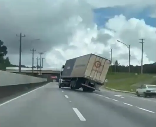 Caminhoneiro flagrado dirigindo sob efeito de drogas na BR-116 é liberado após pagamento de fiança