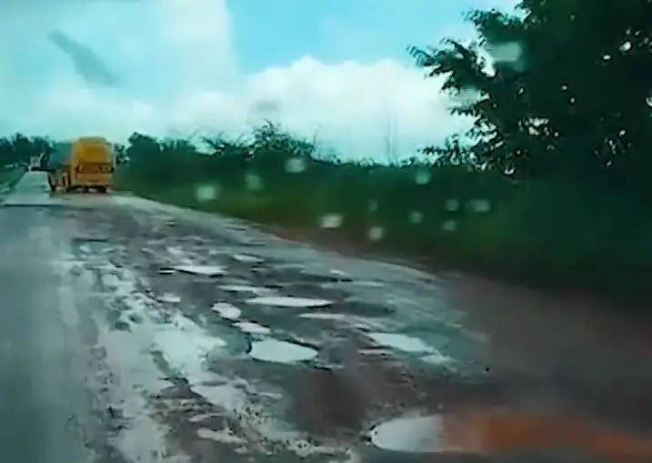 MA-014: Caminhoneiros reclamam do estado da rodovia