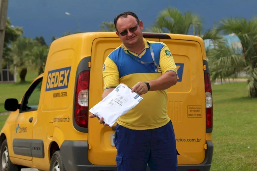 Após prejuízo bilionário, Correios suspendem férias dos funcionários.