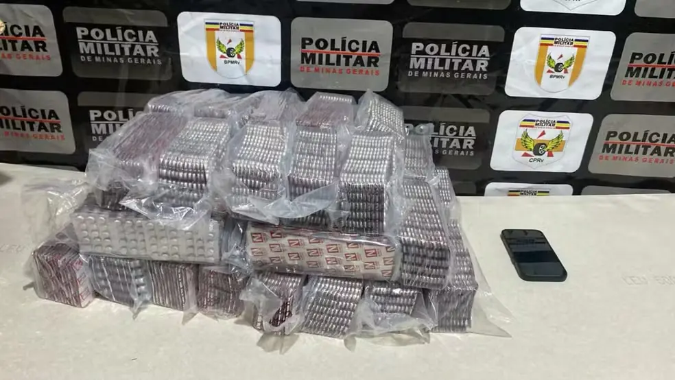 Caminhoneiro é preso com 28 mil comprimidos de rebite escondidos em caixa de limpeza em Montes Claros