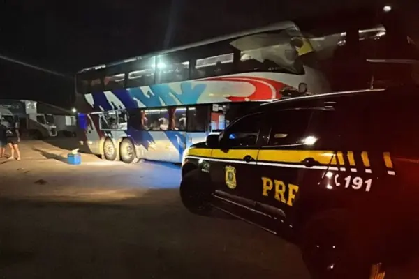 PRF apreende ônibus com 65 trabalhadores em condições suspeitas de trabalho escravo em SP