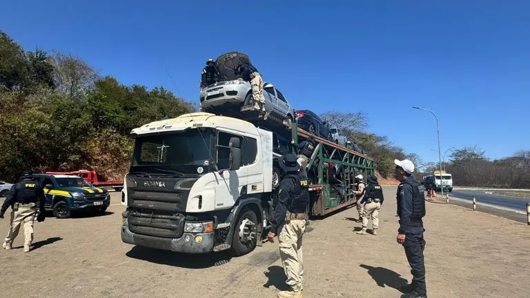 PRF capacita agentes no Norte de Minas para combater fraudes veiculares