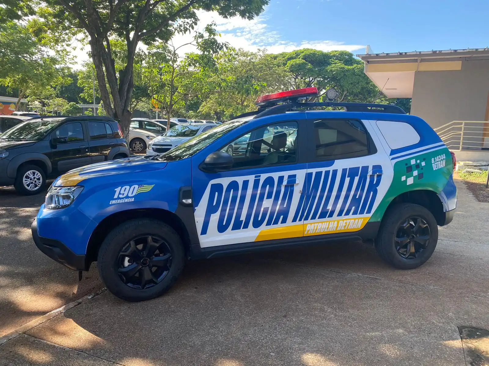 Caminhoneiro é encontrado sem vida dentro de caminhão em posto de combustíveis em Santa Helena de Goiás