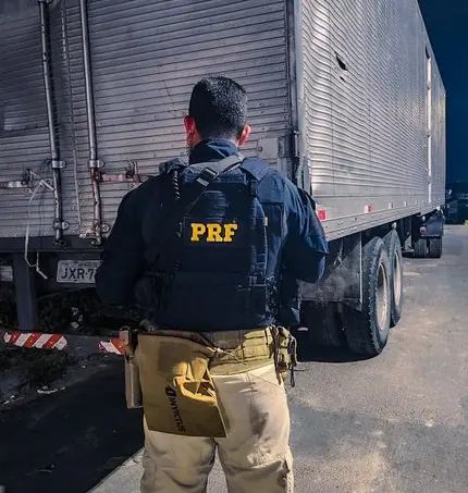 PRF flagra veículo com placa adulterada na BR-319 em Manaus
