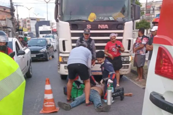 Caminhoneiro morre após sofrer mal súbito ao volante em Manaus