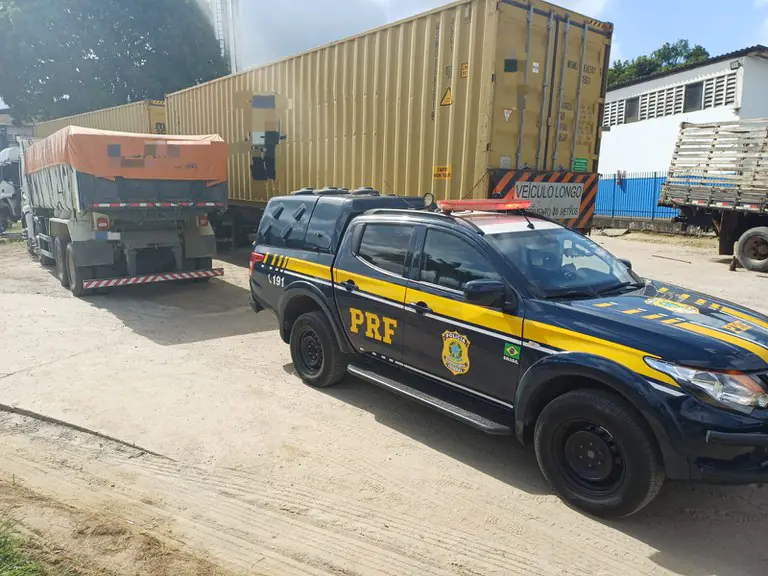 PRF registra 39,4 toneladas de excesso de peso durante fiscalização na BR-408, em Pernambuco