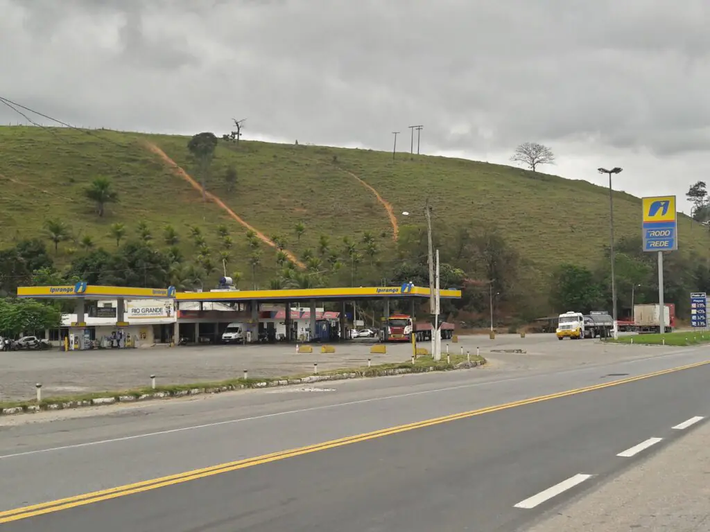 Falta de união?, Posto JR volta a ficar lotado e caminhoneiros enfrentam falta de vagas para estacionar
