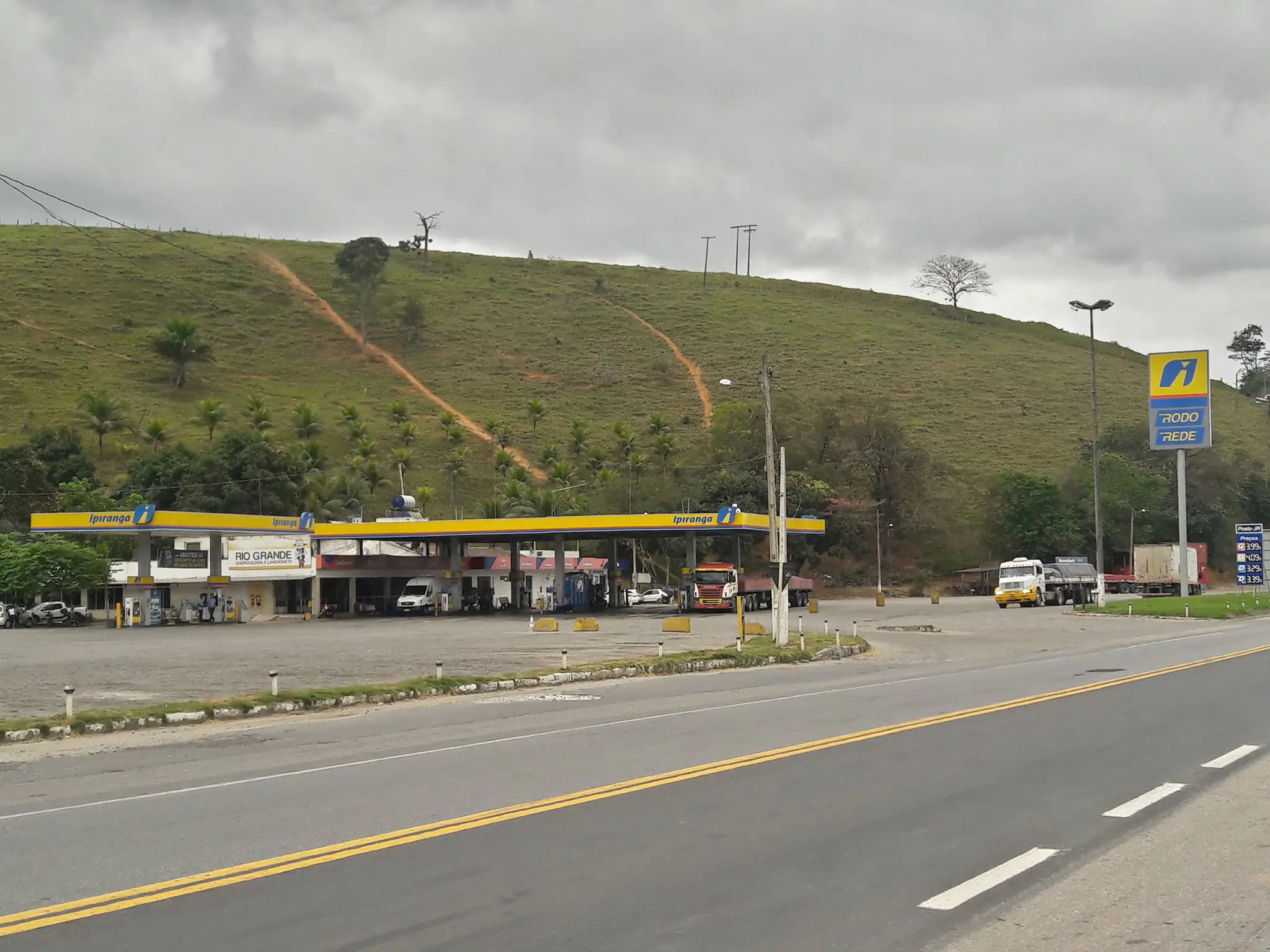 Falta de união?, Posto JR volta a ficar lotado e caminhoneiros enfrentam falta de vagas para estacionar
