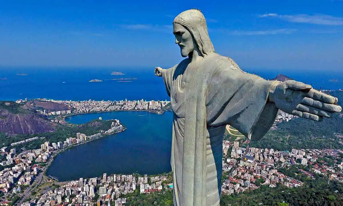 Caminhoneiros evitam fretes para o Rio de Janeiro por medo e insegurança nas estradas