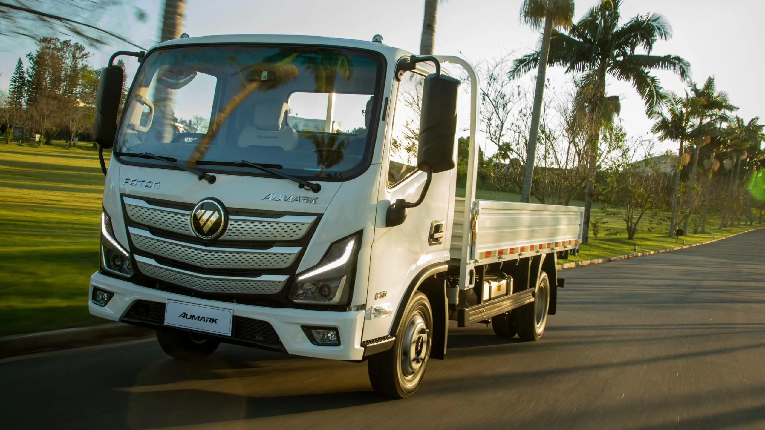 Caminhões da Foton que podem ser dirigidos com CNH B ganham destaque no Brasil