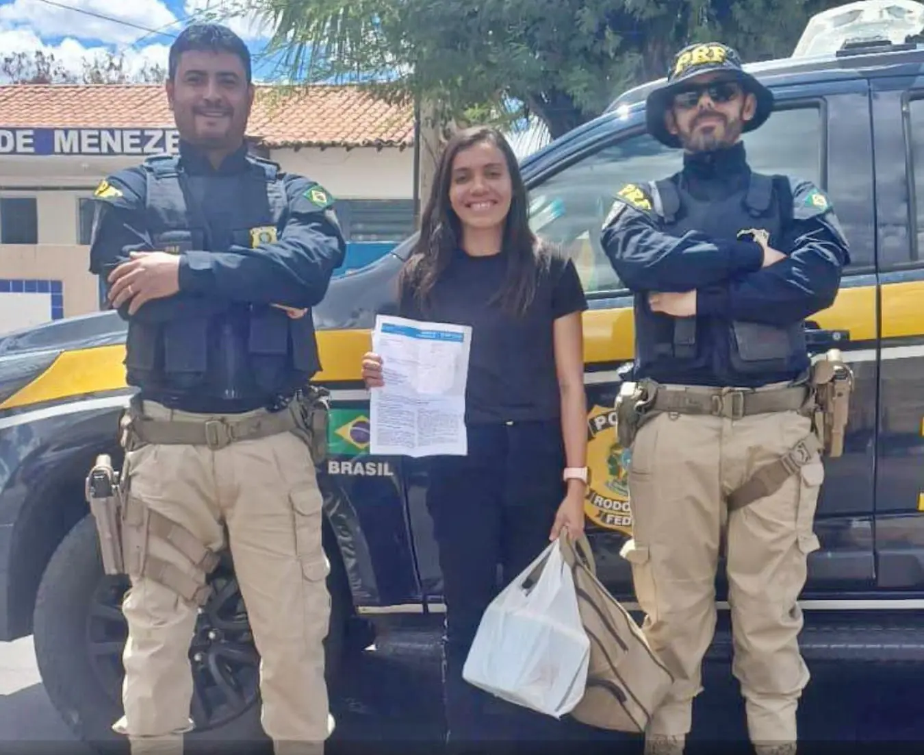 PRF ajuda estudante após pane em ônibus e garante chegada a tempo para prova do Enem