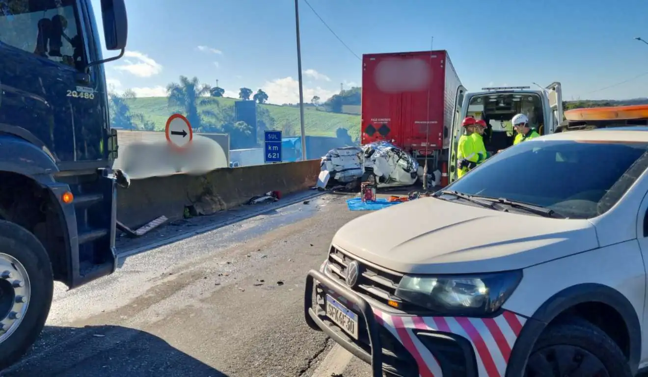 Caminhoneiro se emociona após colisão trágica na BR-376: “é chocante matar uma família”