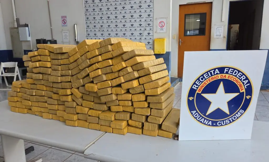 Carga de 126 kg de maconha é encontrada em transportadora de Cascavel/PR em operação da Receita Federal