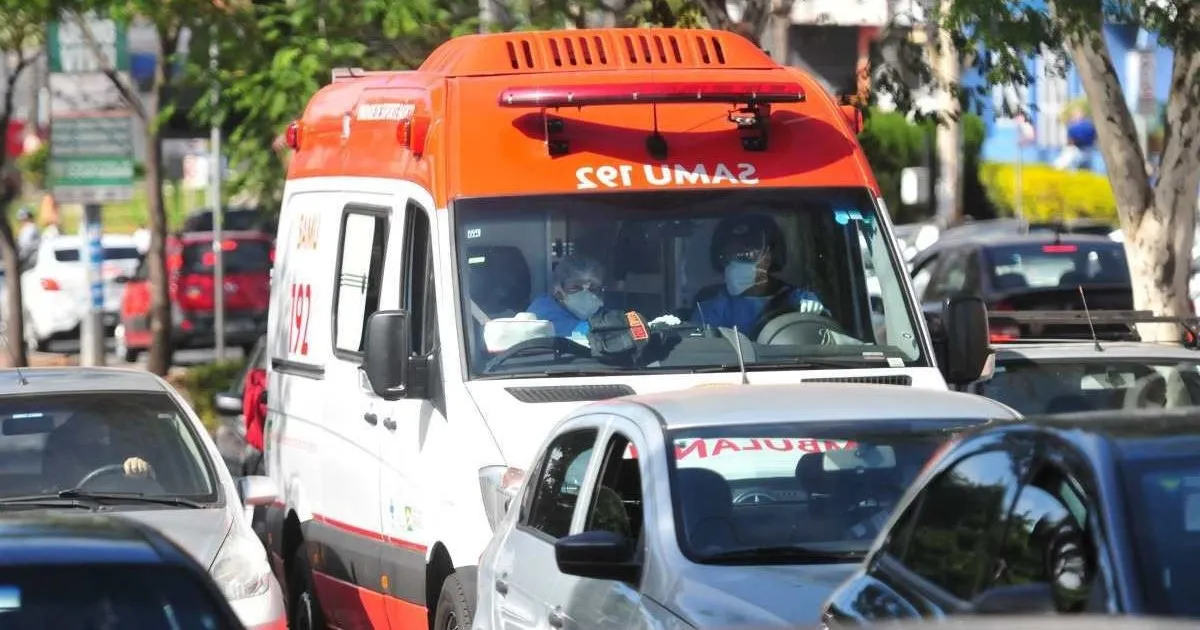 AMBULANCIA TRANSITO