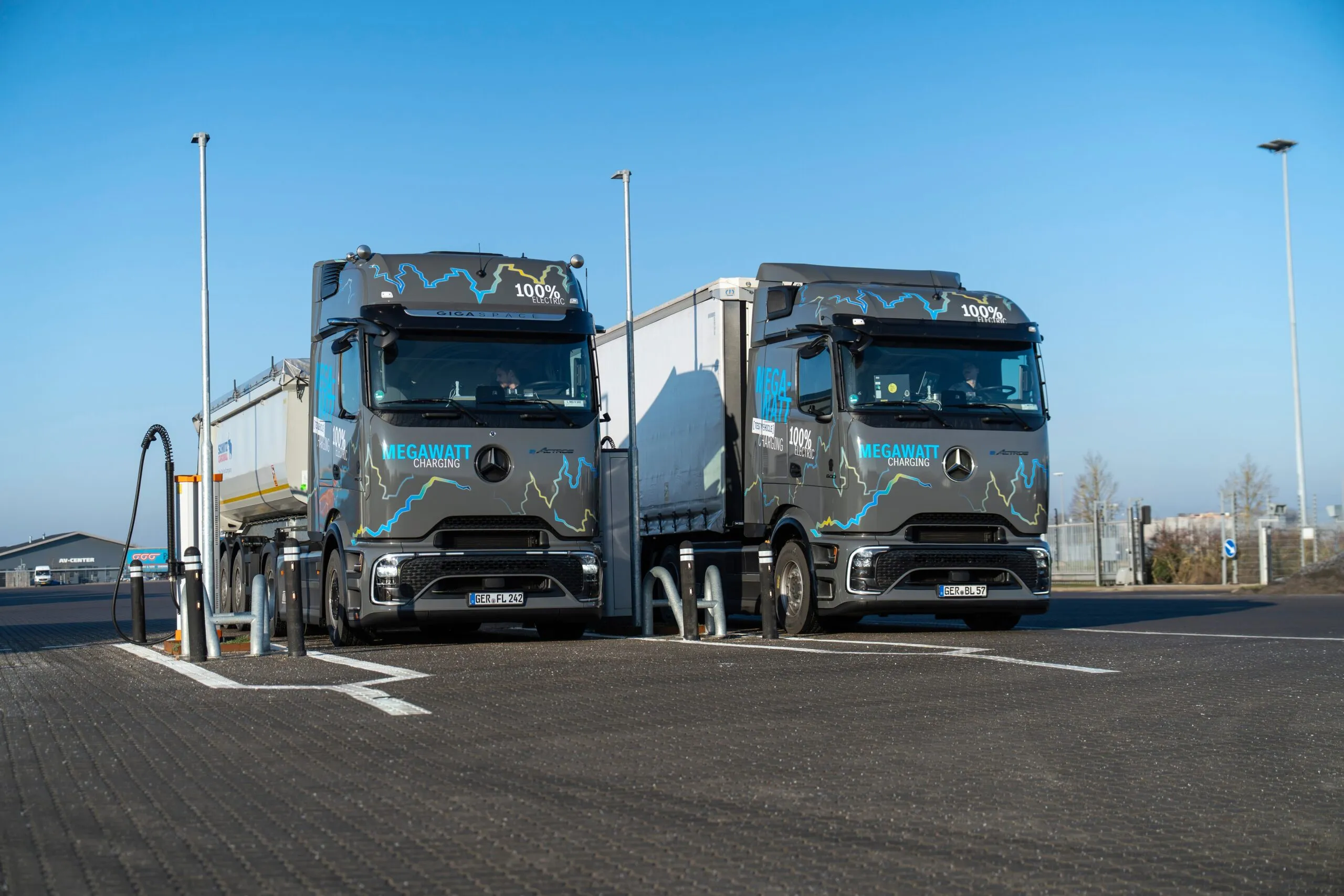Mercedes-Benz testa caminhão elétrico eActros 600 em viagem de 2.400 km com carregamento ultrarrápido