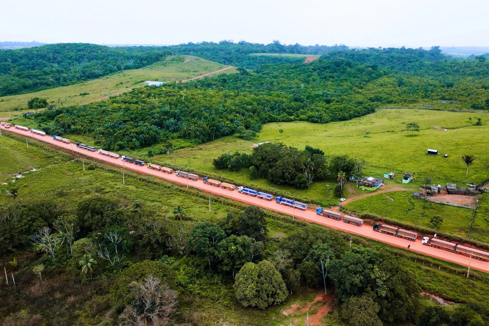Fila de caminhões trava escoamento da safra pelo Porto de Miritituba e preocupa produtores